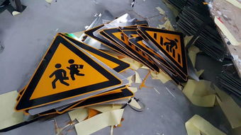 云南市政高速公路交通標(biāo)志標(biāo)牌設(shè)計(jì)制作安裝一體化服務(wù) 提升路網(wǎng)效能與安全的關(guān)鍵